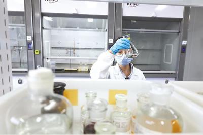 葛店七成以上企业以"武汉"冠名,16万人口中一半以上穿梭于光谷和葛店之间-- "鄂"在武汉新城中